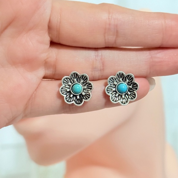 Silver Flower Earrings with Turquoise Center - Picture 7 of 7